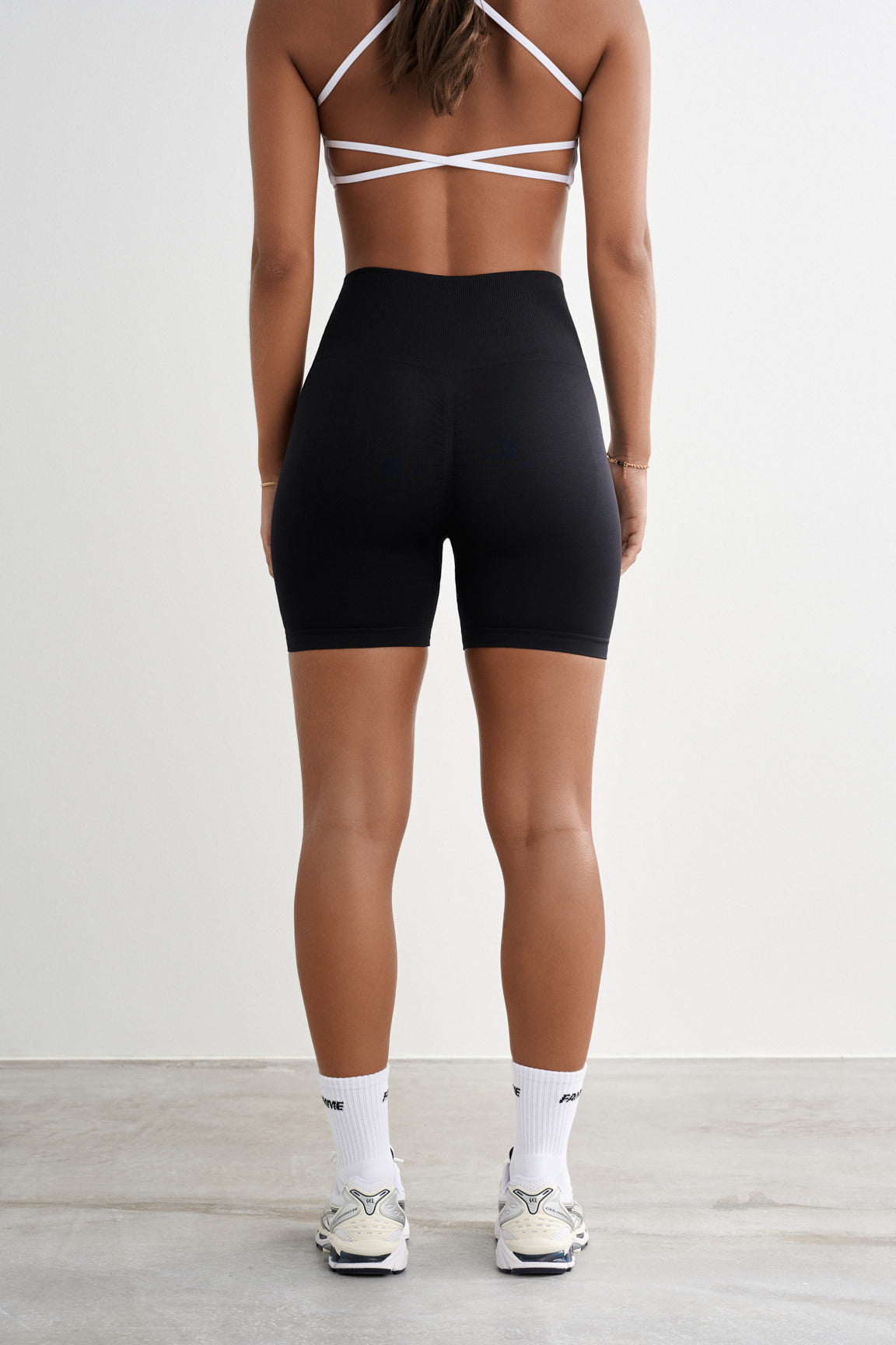 Seamless Scrunch Shorts - for dame - Famme -