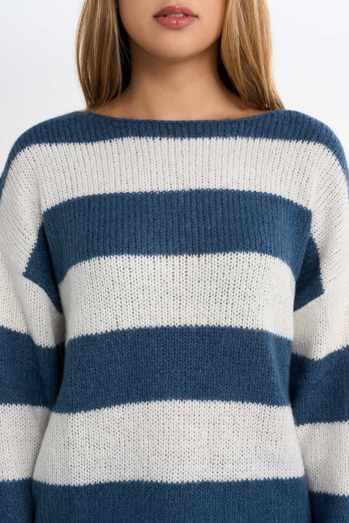 Gestrickter Ringelpullover
