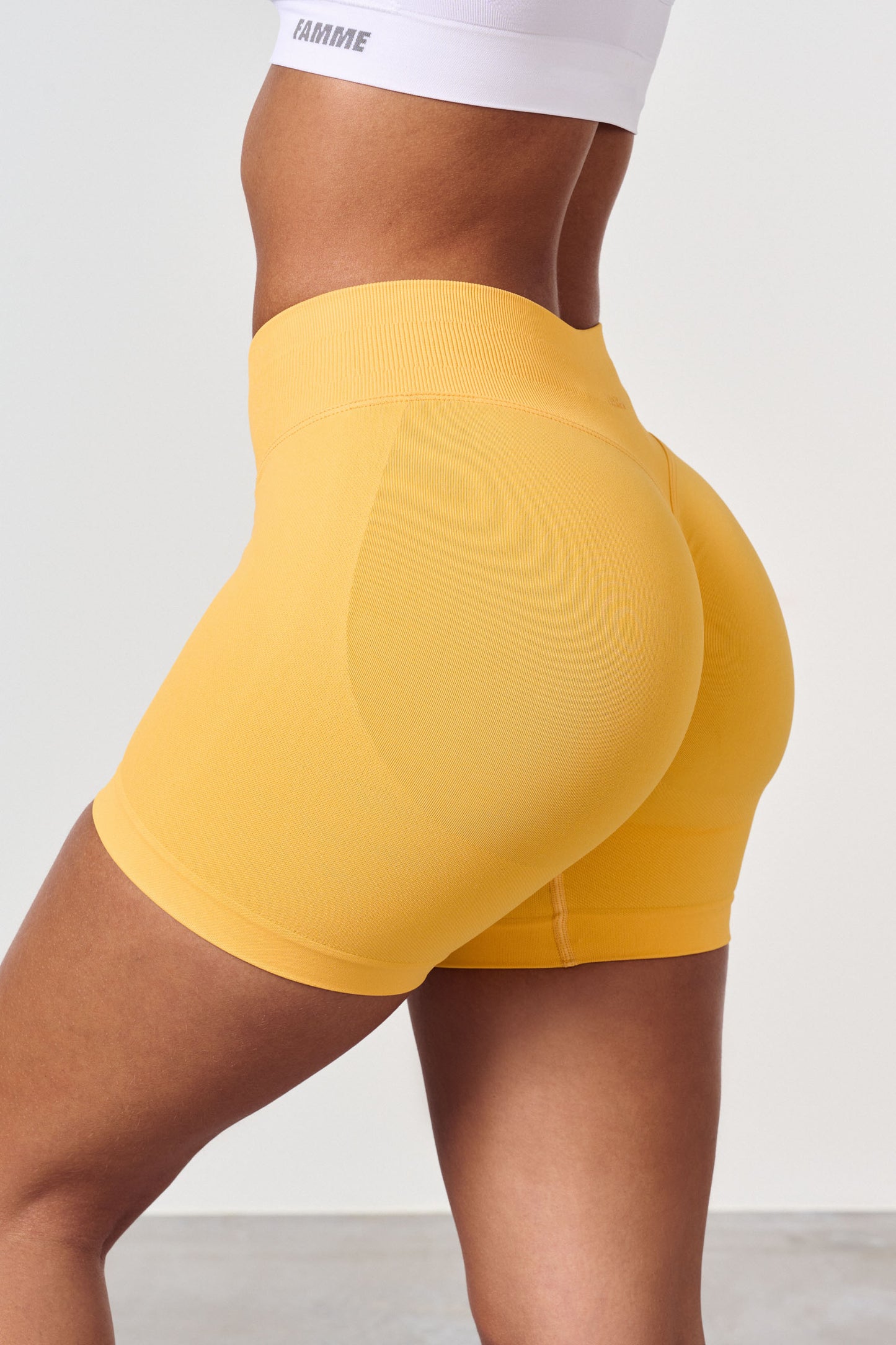 Sculpt Scrunch Shorts - for dame - Famme - Shorts