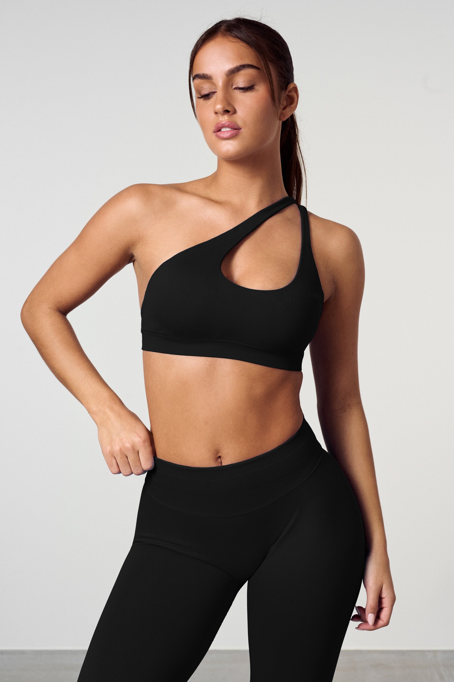 Sculpt Sports Bra - for dame - Famme - Sports Bra