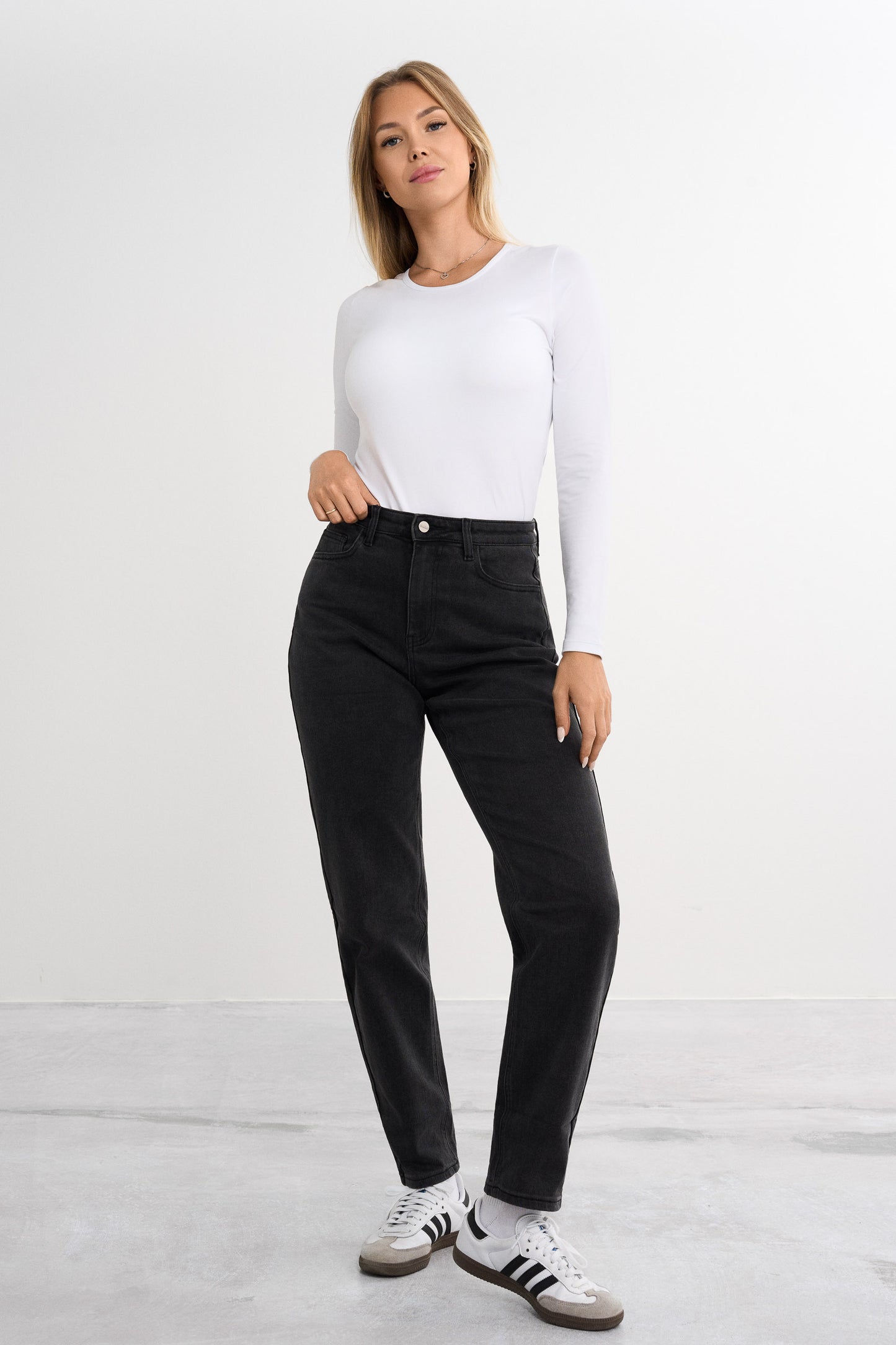 Straight Jeans