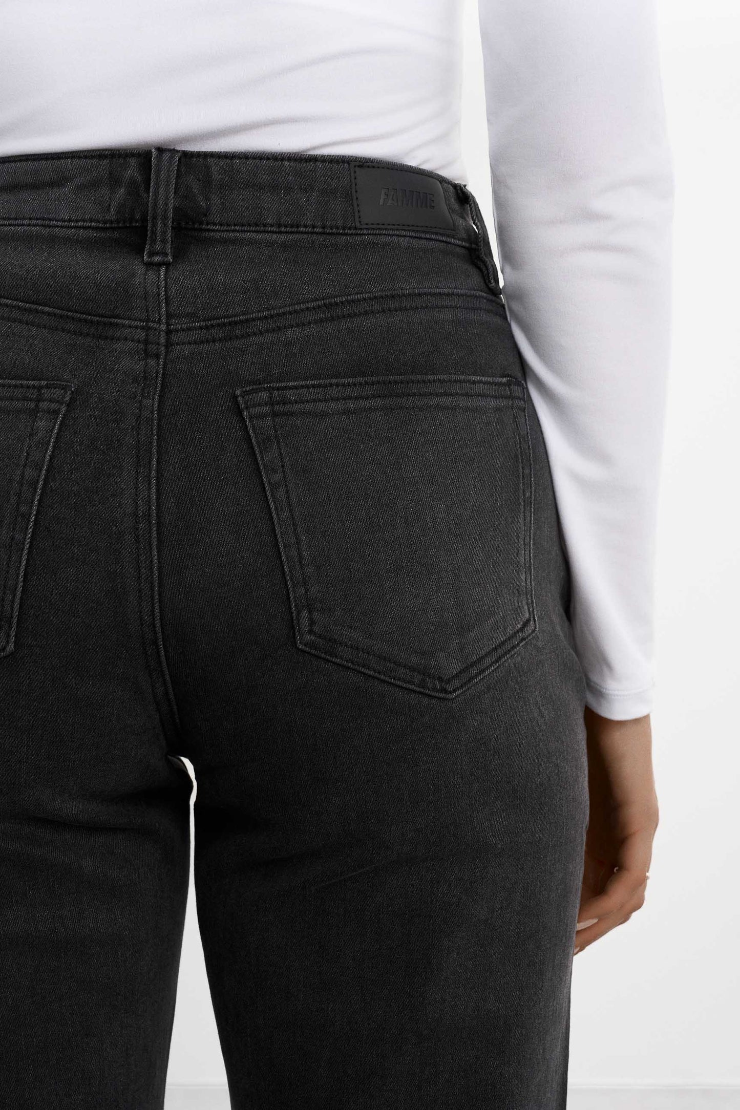 Straight Jeans